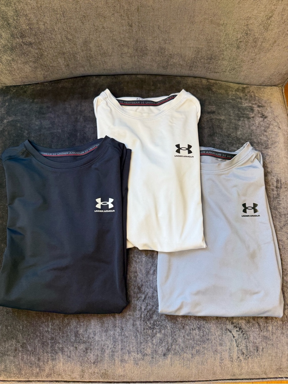 Lot 3 XL Boys Under Armour Short Sleeve Heatgear Tops - Black, White, Gray